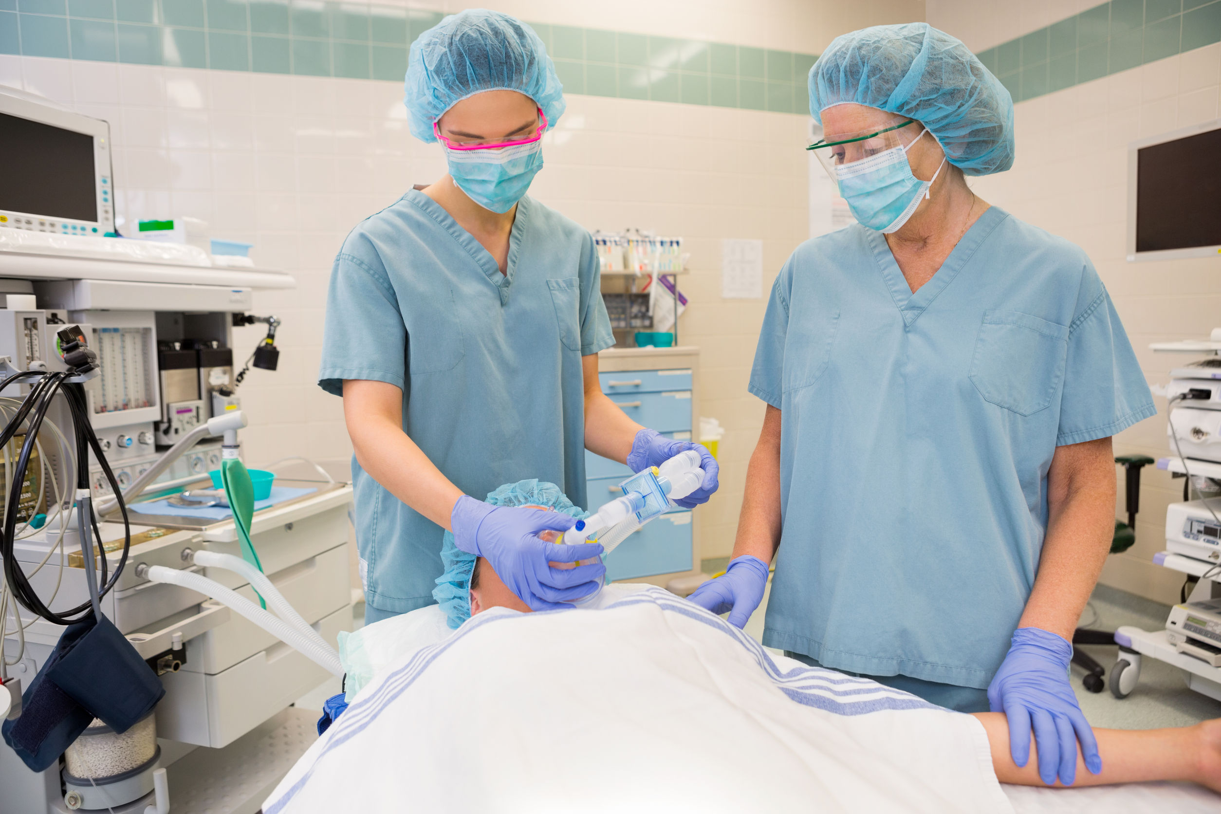 being-a-nurse-anesthetist-online-lpn-programs